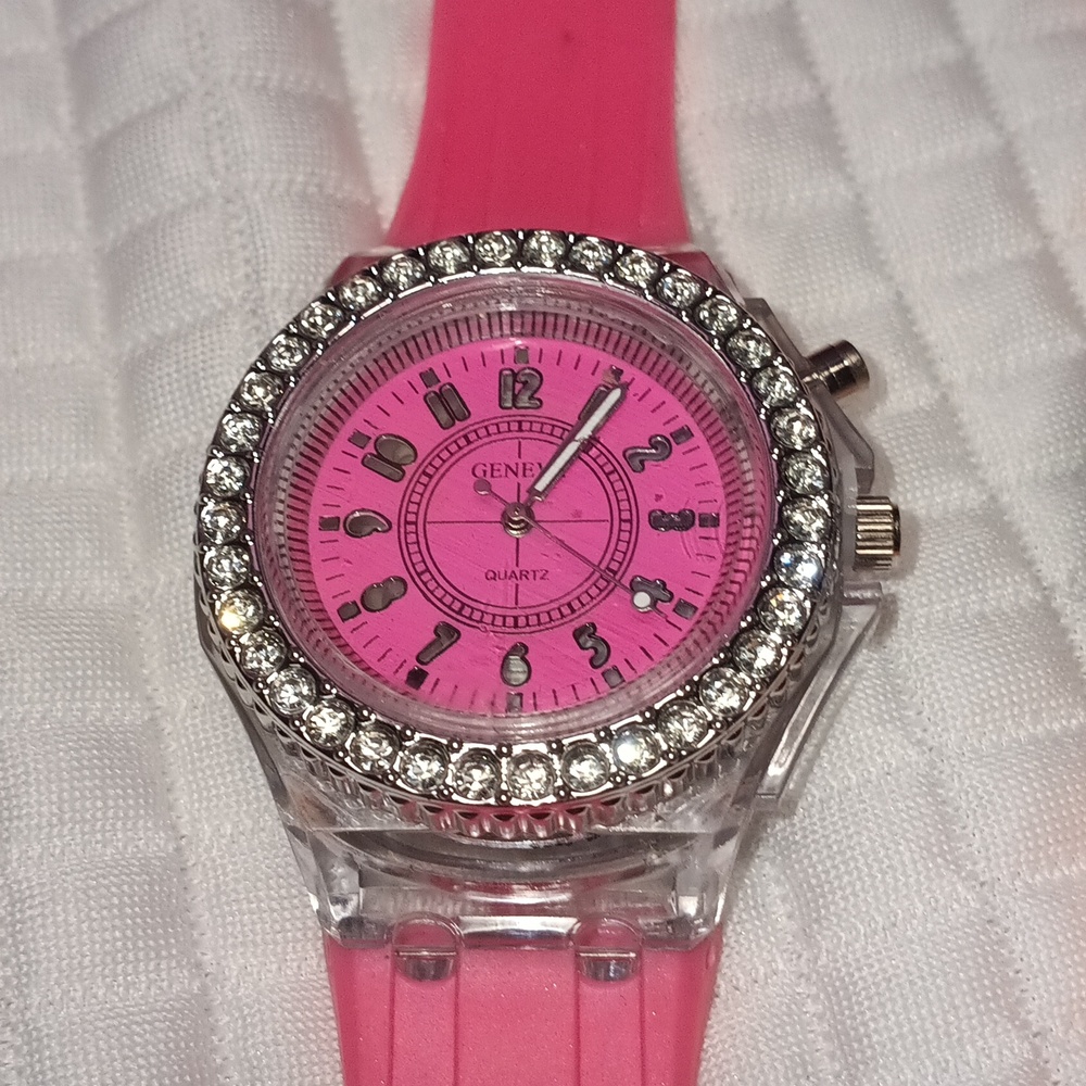 Watch - Picture 3 of 7